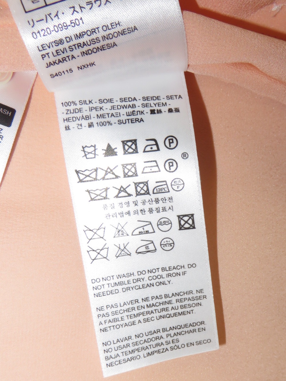 Levi's 100% Silk Collar Button-Down Top - Picture 9 of 11